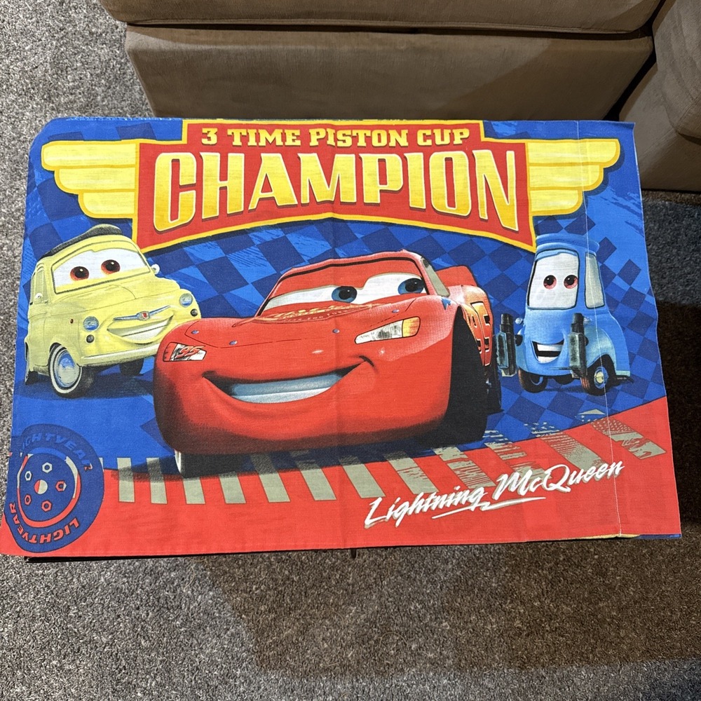 Disney Pixar 3 Time Piston Cup Champion "Lightning McQueen" Crew Pillowcase Vtg